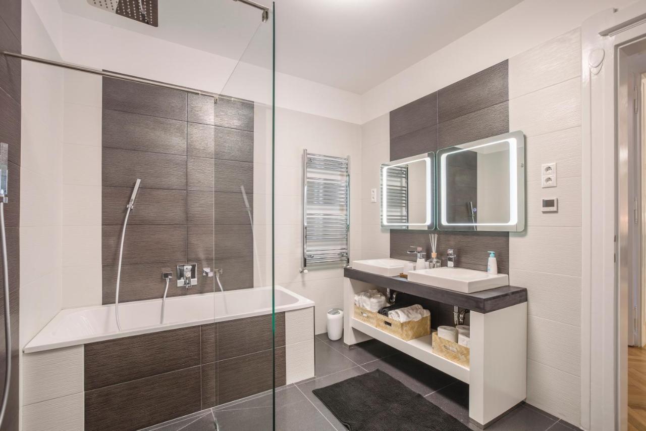 Modernized Unique Huge Central Apartment On 135Sqm Budapest Kültér fotó